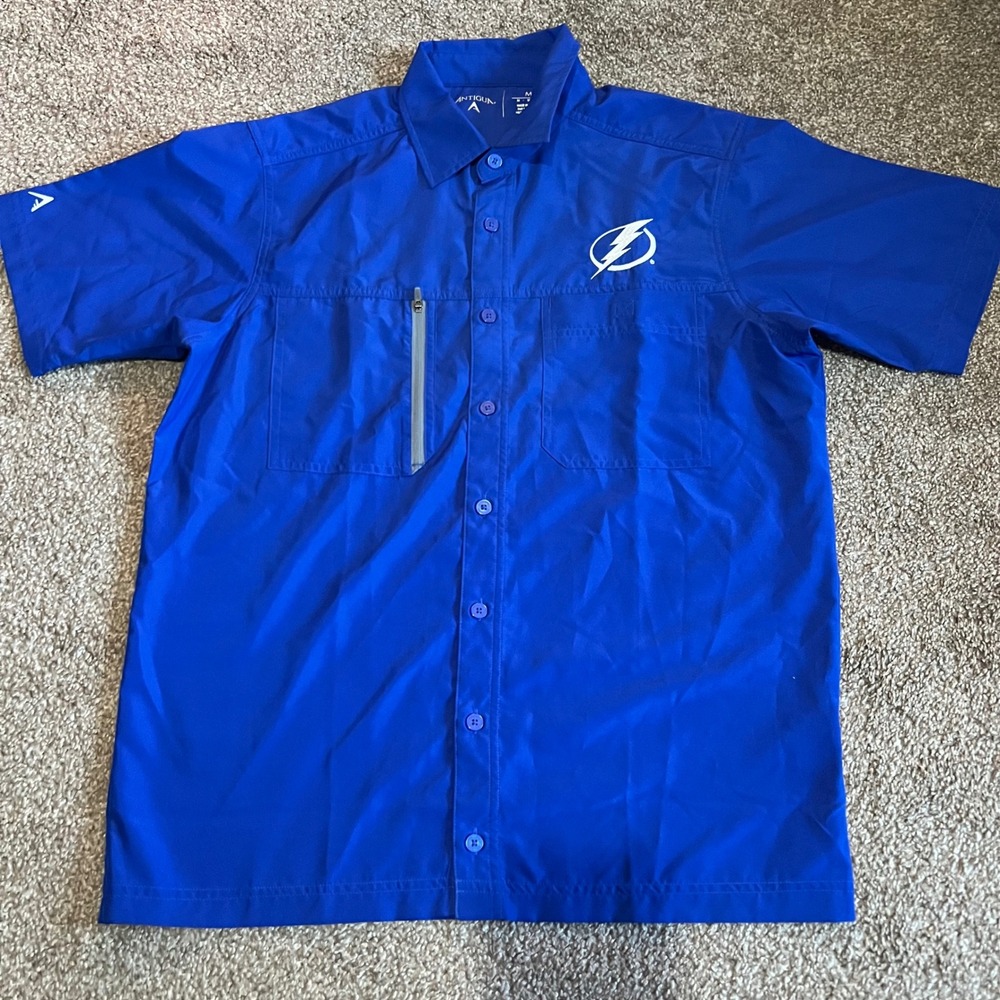 Antigua Mens Tampa Bay Lightning Kickoff Fishing Button Up Blue Shirt Medium 607